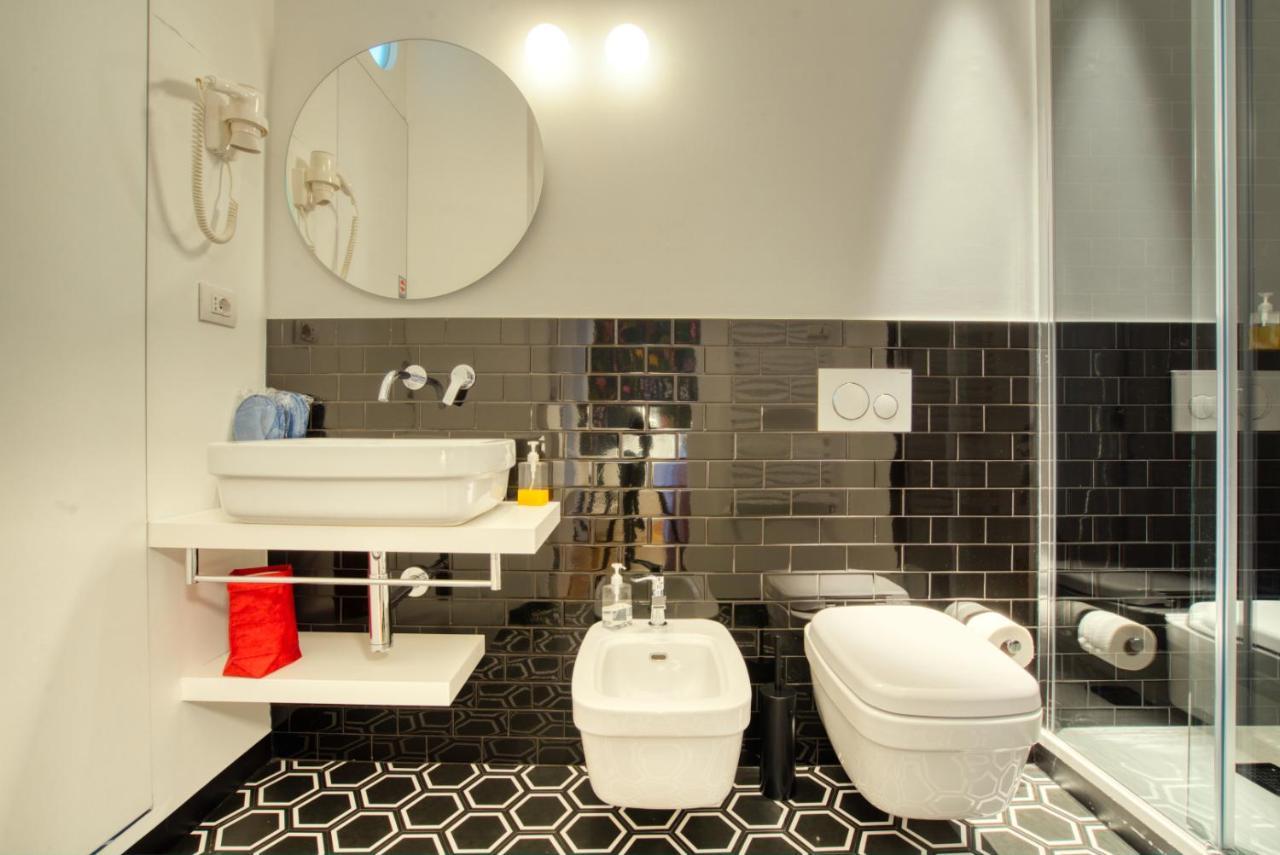 Dimora Claudia - Elegante Matrimoniale Con Bagno, Private Rooms, Self Check In, No Reception ميلان المظهر الخارجي الصورة